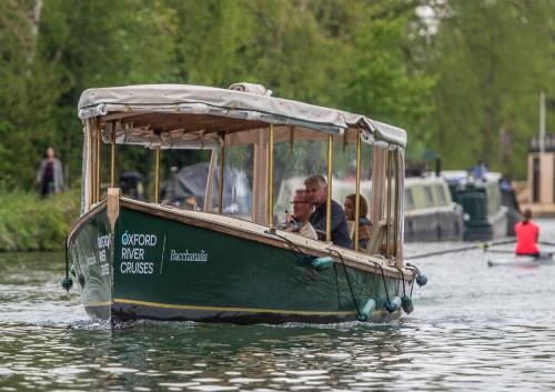 Canal and River Cruiser