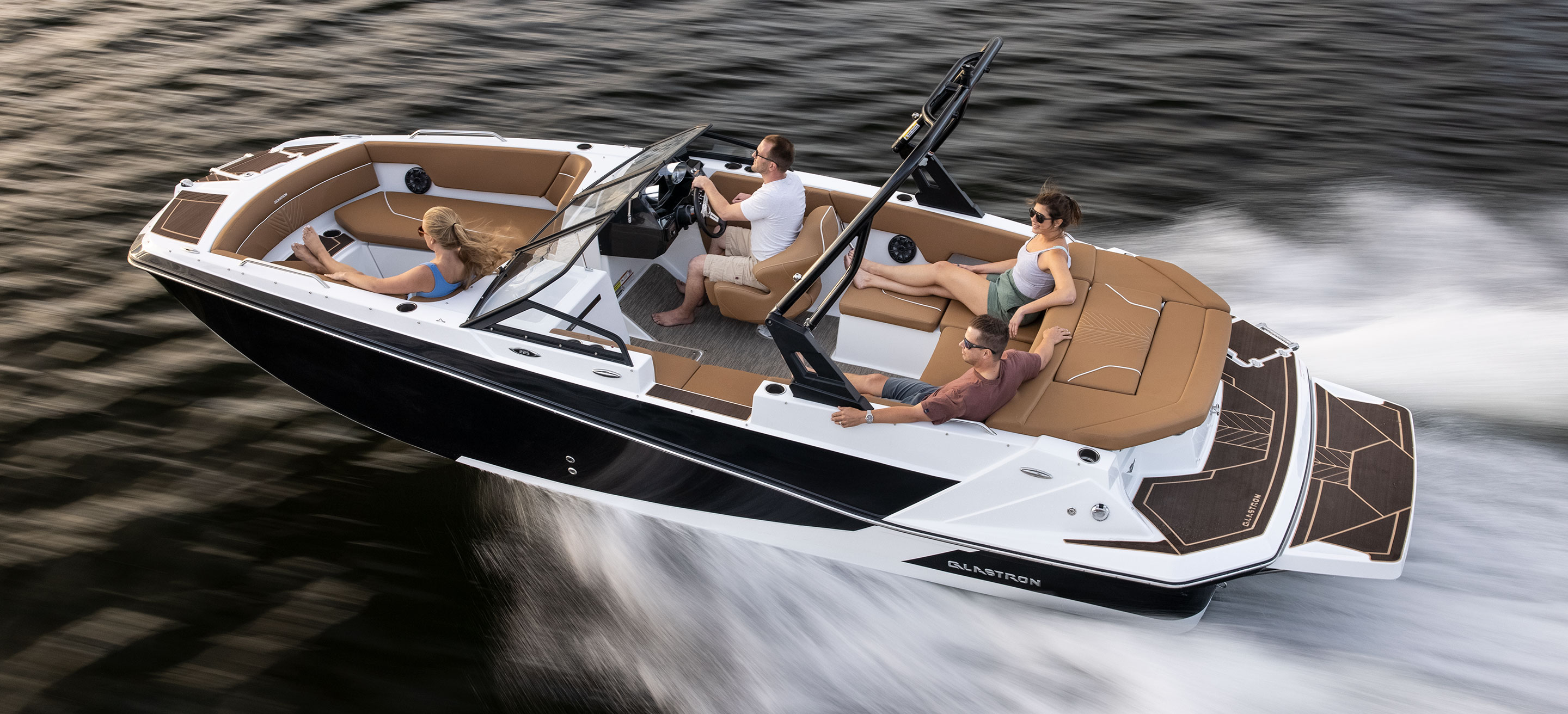 Deck Boat Essentials: A Comprehensive Guide for Enthusiasts
