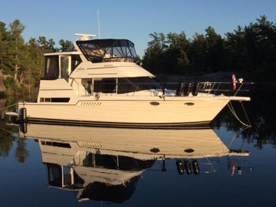 Carver 400 Cockpit Motor Yacht