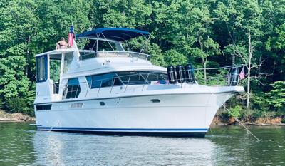 Carver 440 Aft Cabin Motor Yacht