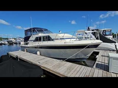 Chris-Craft Catalina 381