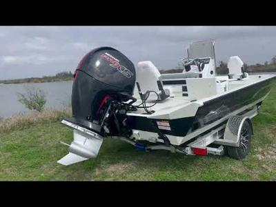 Crestliner 2000 Bay