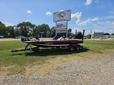 Skeeter ZXR 20