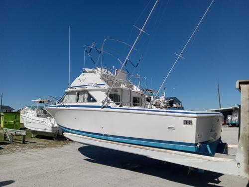Bertram 28 Flybridge CRUISER
