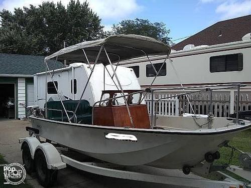 Boston Whaler NAUSET 17