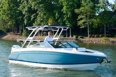 Cobalt R4 Outboard