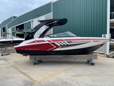 Regal 2000 ESX Bowrider