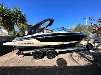 Regal 2300 Bowrider