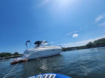Rinker 300 Express Cruiser