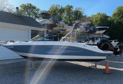 Sea Ray 210SPX