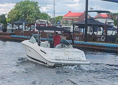 Sea Ray 270 SLX