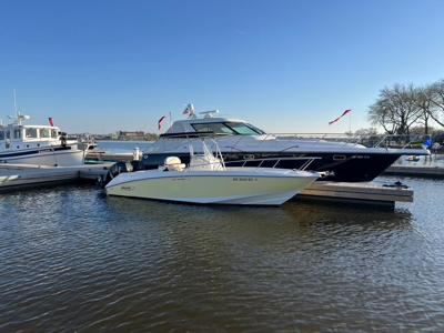 Boston Whaler 270 Outrage