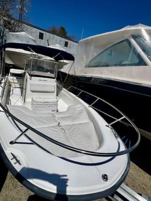 Boston Whaler Dauntless