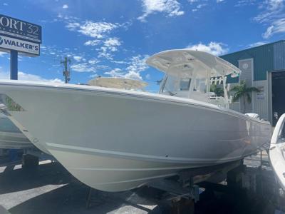 Cobia 301 CC