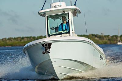 Everglades 235 Center Console