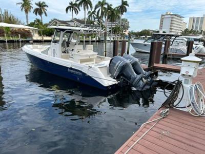 Everglades 295 Center Console