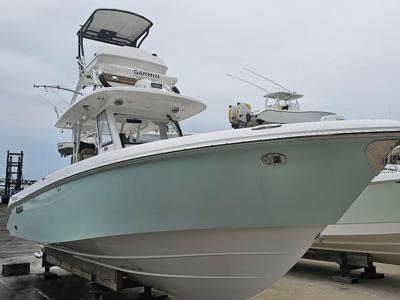 Everglades 335 Center Console