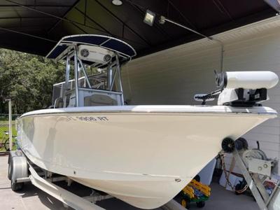 Sea Hunt 225 Triton