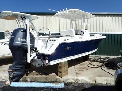 Sea Hunt 235 Ultra
