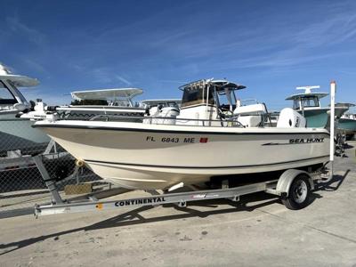 Sea Hunt Triton 186
