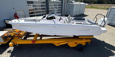 Axopar 25 Cross Bow
