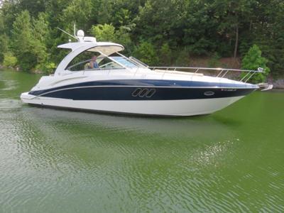 Cruisers Yachts 380 Express