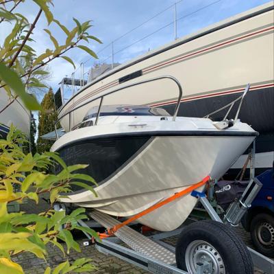 Quicksilver 555 Cabin