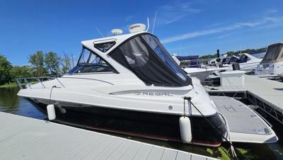 Regal 3760 Commodore