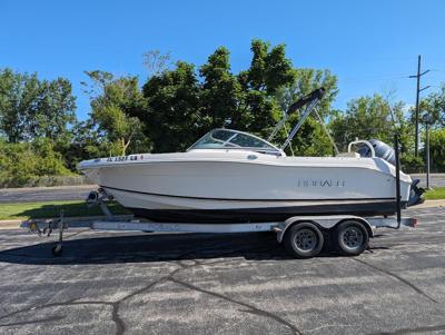 Robalo R207 Dual Console