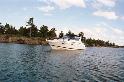 Chris-Craft 328 Express Cruiser