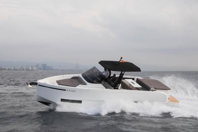 De Antonio Yachts D32