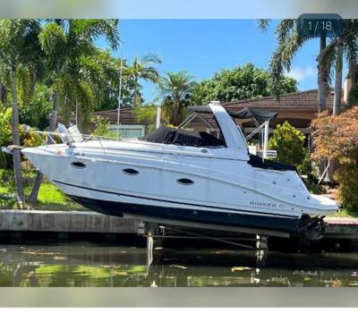 Rinker 260 Express Cruiser