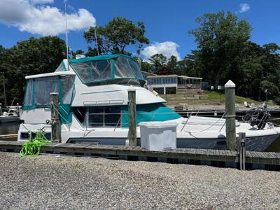 Carver 355 Aft Cabin