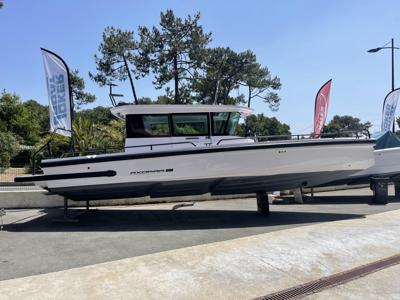 Axopar 28 Cabin