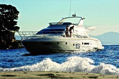 Azimut 62E