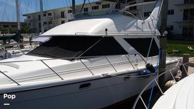 Bayliner 3988 Command Bridge