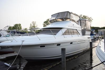 Cruisers Yachts 3650 Motoryacht