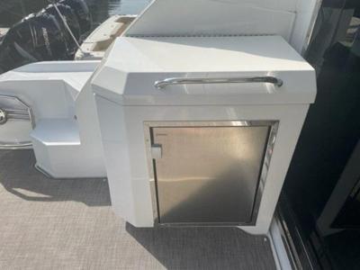 Cruisers Yachts 48 Cantius