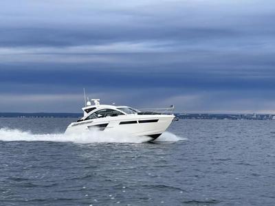 Cruisers Yachts 54 Cantius