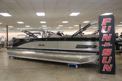 Avalon Catalina Versatile Rear Bench 23 FT