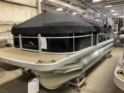 Bennington 20 SLM - L Bench - Pontoon