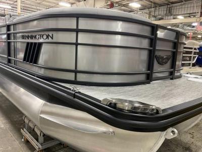 Bennington 22 LSR