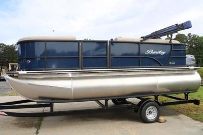 Bentley Pontoons LE 180 Cruise