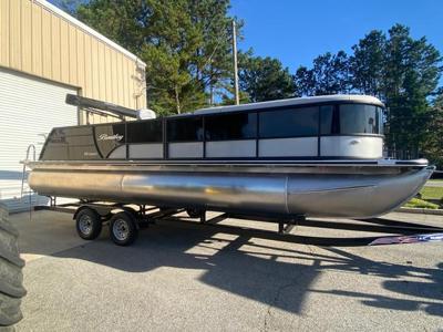 Bentley Pontoons Legacy 240 Swingback
