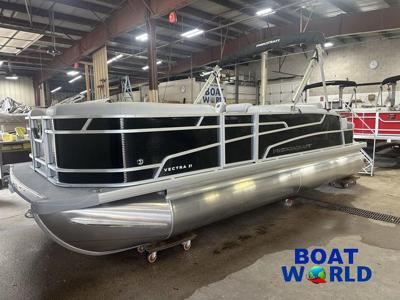 Princecraft Vectra 21 RL Swingback Lounge Pontoon   Mercury 4