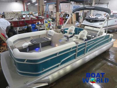 Princecraft Vectra 23 RL Swingback SS Pontoon   Mercury 4