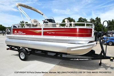 Sun Tracker Bass Buggy 18 DLX w 60HP CT 4 Stroke