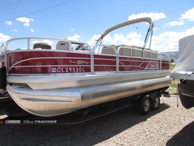 Sun Tracker Fishing Barge 20 DLX