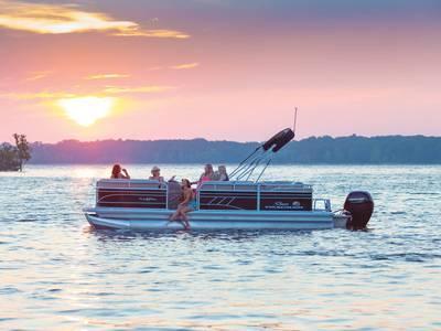 Sun Tracker PARTY BARGE® 22 RF DLX