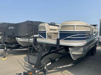 Sun Tracker SportFish 22 DLX